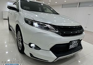Toyota Harrier Premium 2.0 Sunroof 2015 White Body Kit Rear Screen